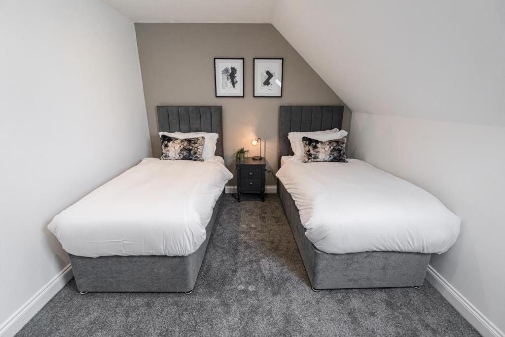 Bournecoast - Stylish Flat With Balcony - Sea Views - 10 Min Walk To Beach - Parking - Wifi - Fm8407 伯恩茅斯 外观 照片